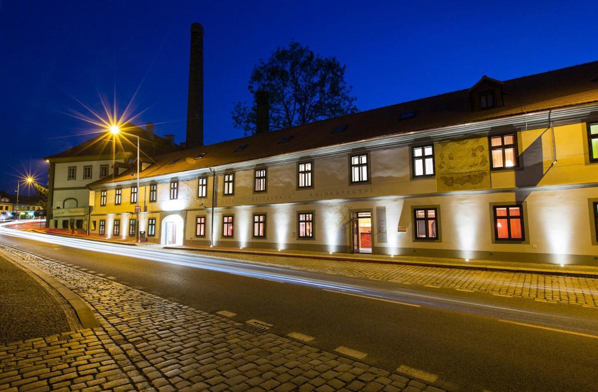 Hotel Restaurant Darwin Прага Экстерьер фото