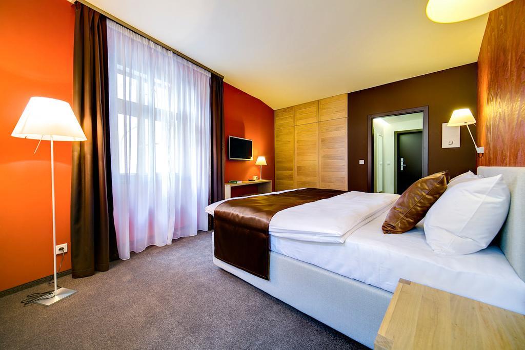 Hotel Restaurant Darwin Прага Номер фото