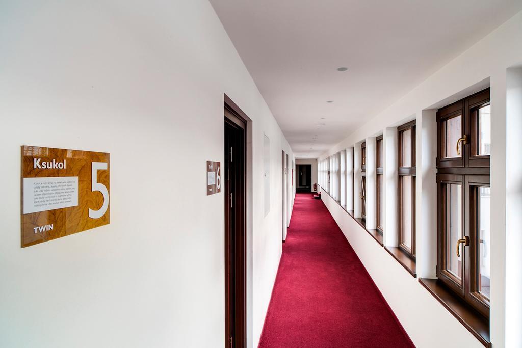 Hotel Restaurant Darwin Прага Экстерьер фото