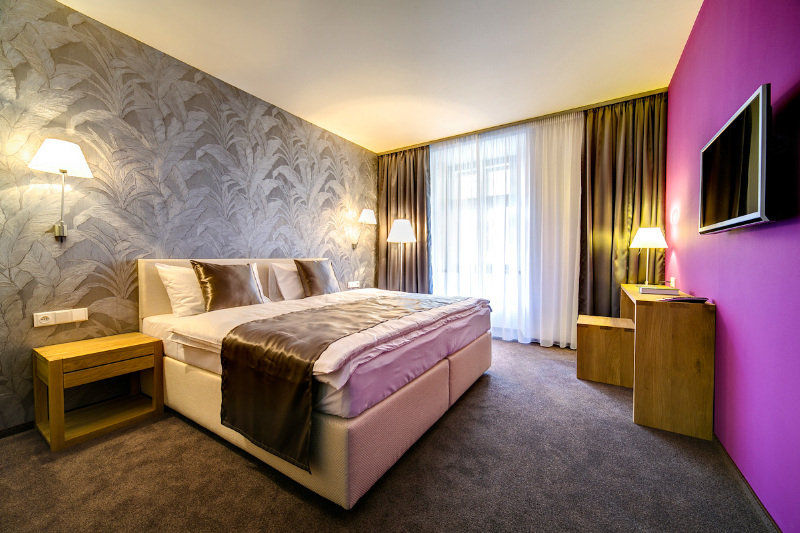 Hotel Restaurant Darwin Прага Экстерьер фото